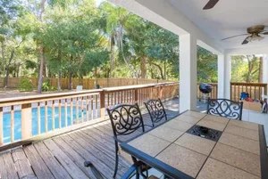 Image of Poolhouse