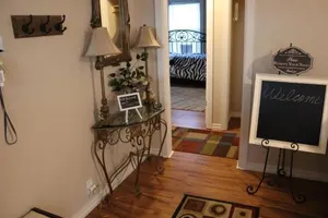 Image of Charming 2 bedroom Retreat minutes from Downtown
