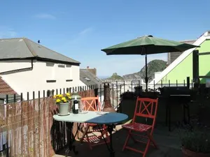 Image of Seaview Grade II Listed Cottage with large Sun Terrace 'The Old Eclectick'