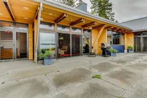 Image of No-Bank Waterfront Stunner – Driftwood Compound on Fidalgo Island
