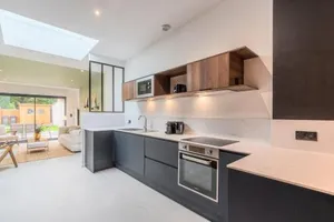 Image of 3 bedroom house with garden, free parking