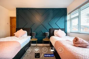 Image of Cosy 3-Bed House, Garden & Free Parking in Stretford