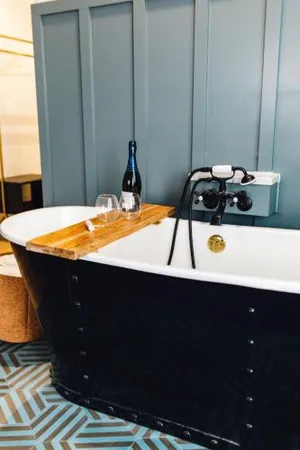 Image of Vandyke Bed & Beverage