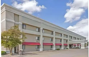 Image of Baymont by Wyndham Champaign