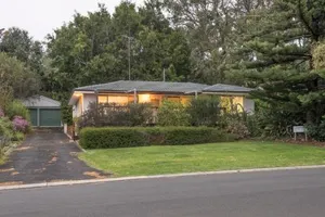 Image of Eagle Bay Beach House - 300m to the beach!