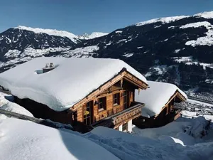Image of Kama Alm