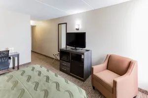 Image of Econo Lodge Inn & Suites