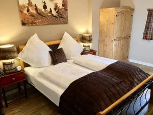 Image of Four Oaks Bed & Breakfast Hotel