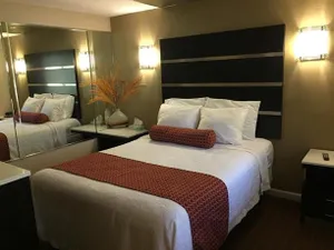 Image of Relax Inn North Babylon