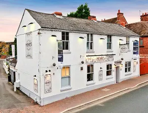 Image of Henri's Bar Brasserie and Rooms