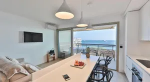 Image of Center Bay Luxueux appartement avec vue mer 6 eme etage