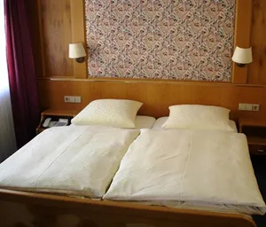 Image of Hirsch