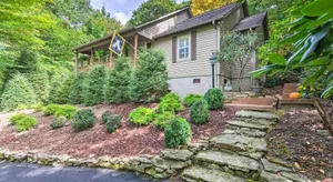Image of Stunning Beech Mountain Cabin w/ Porch+Hearth