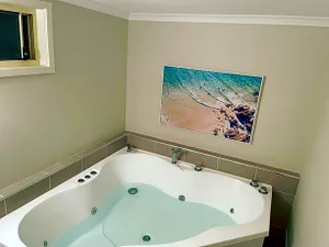 Image of Churchill's B&B twin spa getaway Studio
