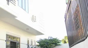 Image of Queenie House