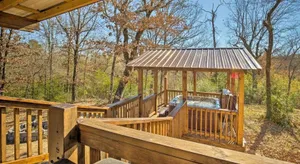 Image of Cozy Broken Bow Cabin w/Jacuzzi Fire Pit & Porch