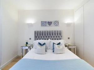 Image of Exclusive Tower Bridge Apartment