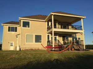 Image of Private Path to the Beach and Hot Tub - Luxurious Coastal Escape