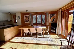 Image of Monteilly C26 Next To Cable Car