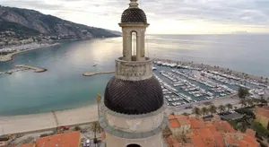 Image of Menton nella vecchia città con vista mare