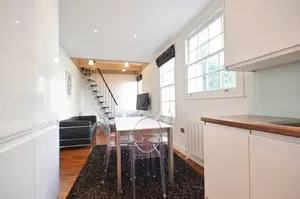 Image of Spacious 4 bedrooms flat in New Oxford Street