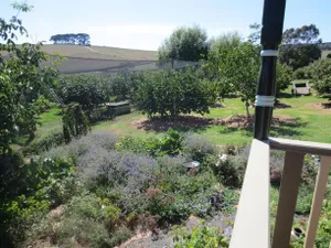 Image of Walnut Cottage via Leongatha