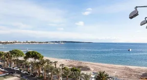 Image of Violet, bord de mer