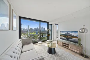 Image of Luxurious Harbour Bridge and Opera House Views apt