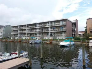 Image of Hideout 2C