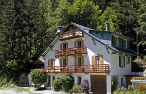 Image of White Chalet