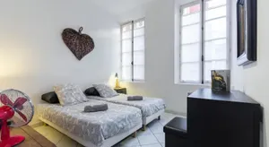 Image of STE REPARATE F4 MODERNE, DESIGN, Place Rossetti, heart old town