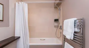 Image of Stylish 2BR Flat with Garden Near Buckingham Palace