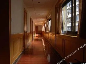 Image of Ya'an Ailiyou L Hotel (Cover Bridge)