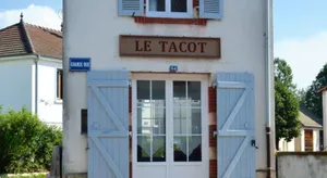 Image of Le Tacot