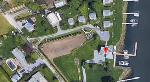 Image of Premier Waterfront Cottage 2