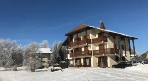 Image of Between lake en ski resort