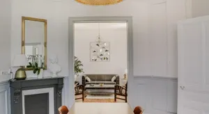 Image of Maison Qui s'y frotte s'y pique