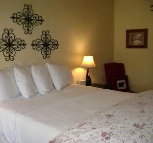 Image of Canyon Creek Inn