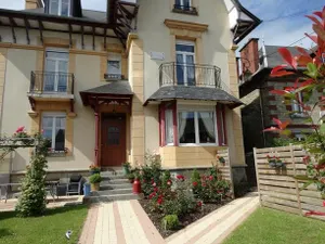 Image of La Bagatelle