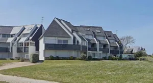 Image of Duplex 5 pièces avec balcon à 30m de la plage - 7 couchages, acceptant animaux, wifi et parking - FR-1-349-114
