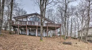 Image of Beech Mountain Home w/Deck - 3 mins to Skiing