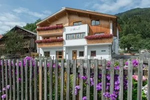 Image of Apart Krismer