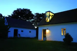 Image of Weinberg 12