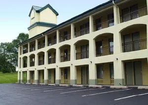 Image of McIntosh Inn