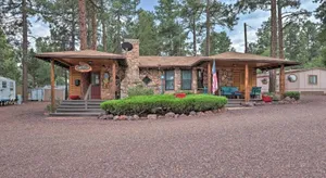 Image of Cozy Cabin w/Amenities 3 Mi to Show Low Lake