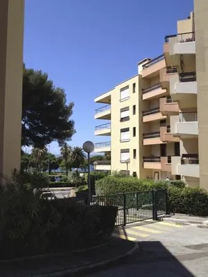 Image of Appartement Saint-Raphael, 2 pieces, 4 personnes - FR-1-226A-80