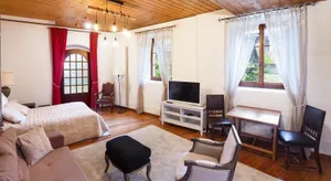 Image of Montreux Castle | Charming Lake View Studio