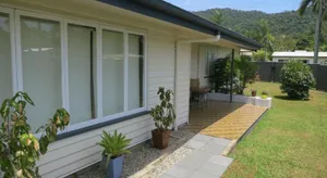 Image of Edge Hill Clean & Green Cairns, 7 Minutes from the Airport, 7 Minutes to Cairns CBD & Reef Fleet Terminal