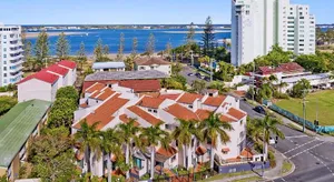 Image of Santa Fe by the Broadwater