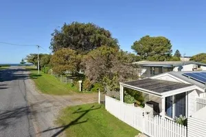 Image of Wintergarden Beach Cabin